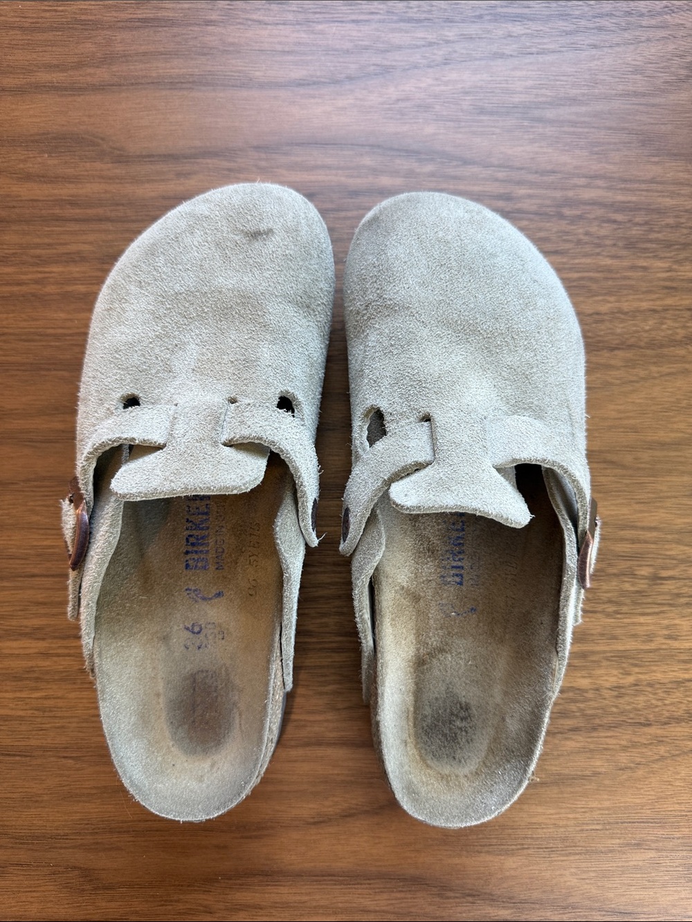 Birkenstock Boston Soft Footbed clogs in taupe suede Size 36
